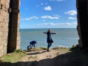 Amy Jo Johnson Instagram - Making memories with some of my favourite people. That’s what life is about. Nothing more fulfilling. Love you @teacrnica & @officialdavidyost and Leon!