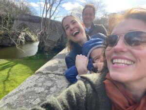 Amy Jo Johnson Instagram - Making memories with some of my favourite people. That’s what life is about. Nothing more fulfilling. Love you @teacrnica & @officialdavidyost and Leon!