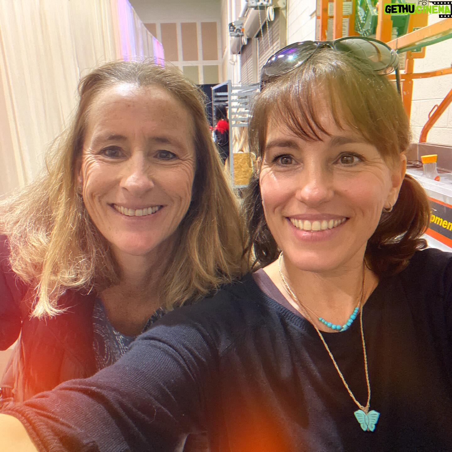 Amy Jo Johnson Instagram - Had such a great at time at @biglickcomiccon with @lexi.haas02 and family! Thank you @susan.haas.52 for all the help! 🦋#powerrangers @primetimeappearances