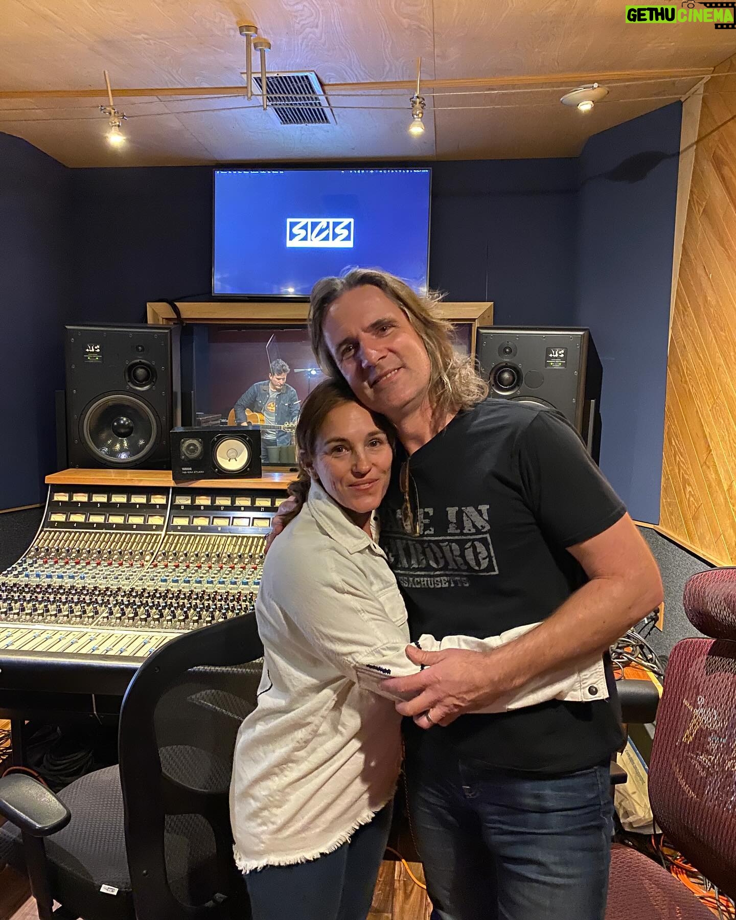 Amy Jo Johnson Instagram - Just making music with some pals… #stillhere EP 🦋 coming 2024. @nickmarzock @studiocitysound