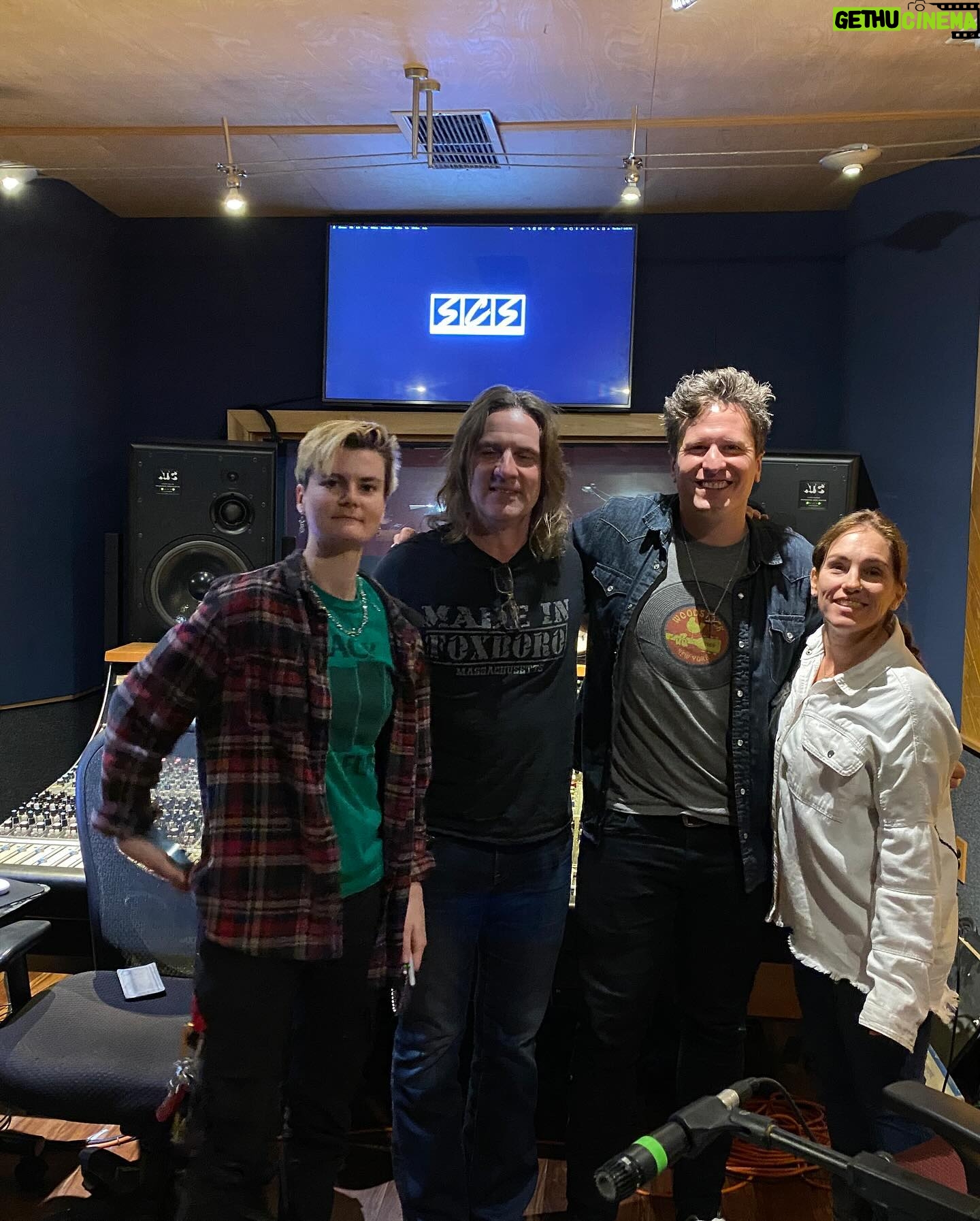 Amy Jo Johnson Instagram - Just making music with some pals… #stillhere EP 🦋 coming 2024. @nickmarzock @studiocitysound