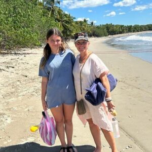 Amy Jo Johnson Instagram - 🦋 pura vida!
