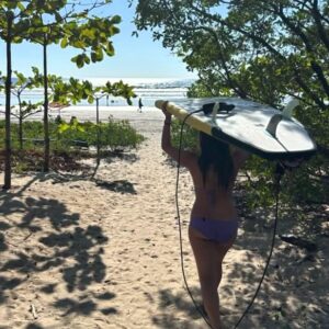 Amy Jo Johnson Instagram - 🦋 pura vida!