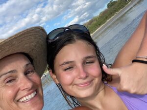 Amy Jo Johnson Instagram - 🦋 pura vida!