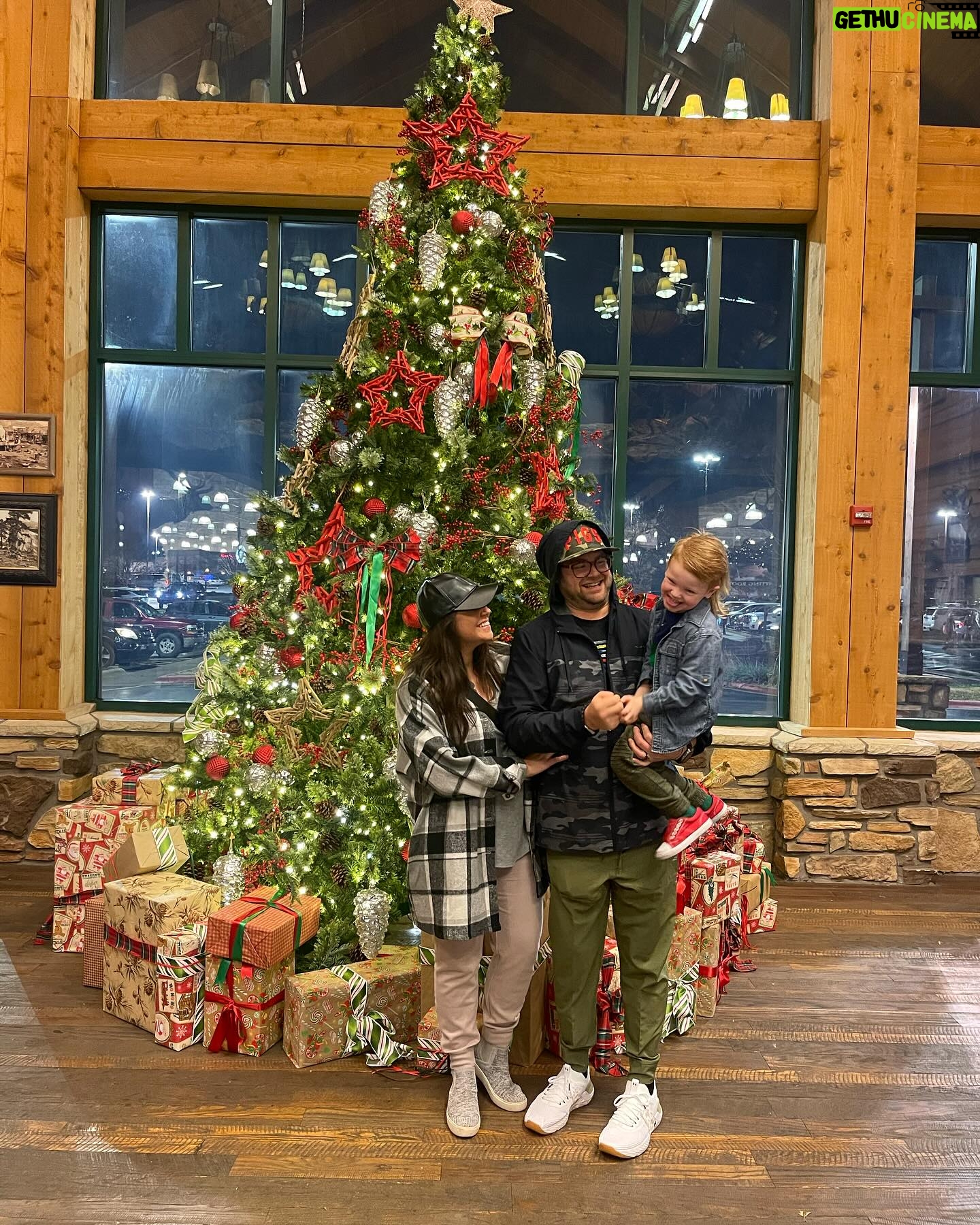 Amy King Instagram - “Ok, ok Christmas can start now!” -Daxton 😂❤️