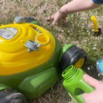 Amy King Instagram – We have a yard man who loves to “mow”
Our yard! The new John Deere Bubble mower combines his 2 fav things!🫧🌱☺️ 
Best part it doesn’t take batteries!! 
@sunnydaysent #sunnydaysent