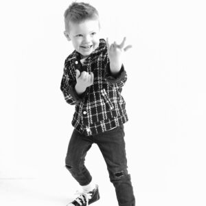 Amy King Instagram - Mama’s lil Valentine! I can’t believe how big he is getting! He’s so smart and so fun! 🥰
These black and whites are the cutest and they really capture his personality perfectly!! 
Thank you @kaceykinionphotography 👏👏