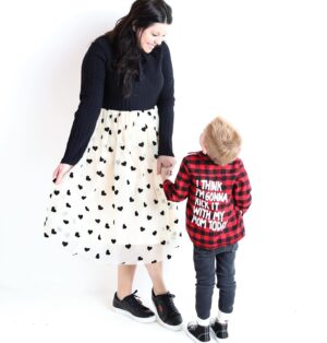 Amy King Instagram - Kickin’ it with you is my favorite!! ❤️ you my sweet lil Valentine! 📸@kaceykinionphotography

Also use code “ amyk “ and get 15% off your order at @patpat_momsays ❣️❣️