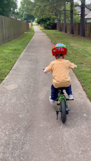 Amy King Instagram - Children have a full time occupation it’s called: Play! I love watching him grow and learn! 🌱 #playtime #education #preschool #homeschoolmom #homeschool #letkidsbekids