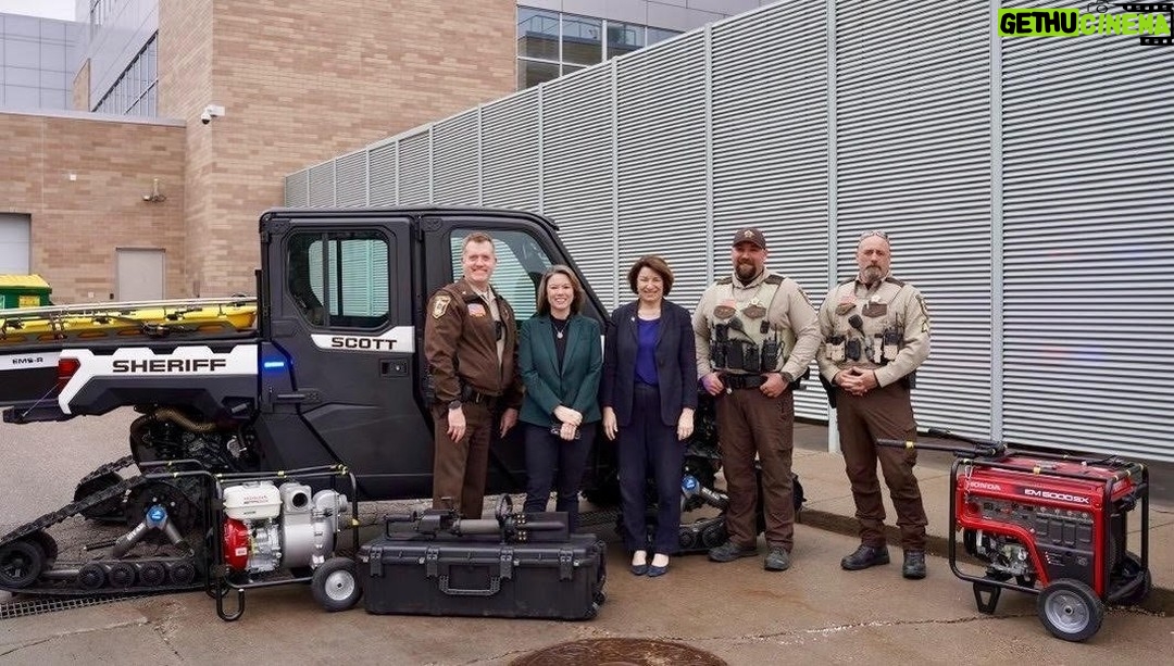 Amy Klobuchar Instagram - Joined @acraigcd2 in Shakopee to meet with Scott County Sheriff Hennen and discuss how federal funds are being used for new rescue and disaster relief equipment. We need to ensure members of law enforcement have the needed tools to keep our communities safe!