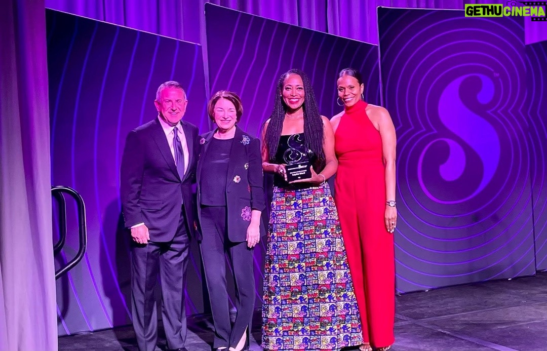 Amy Klobuchar Instagram - It was a great night at the Celebrating the Sistas Awards Ceremony in Minneapolis. Congratulations to my friend Laysha Ward and all the amazing women that were honored for their contributions to our state and their community.