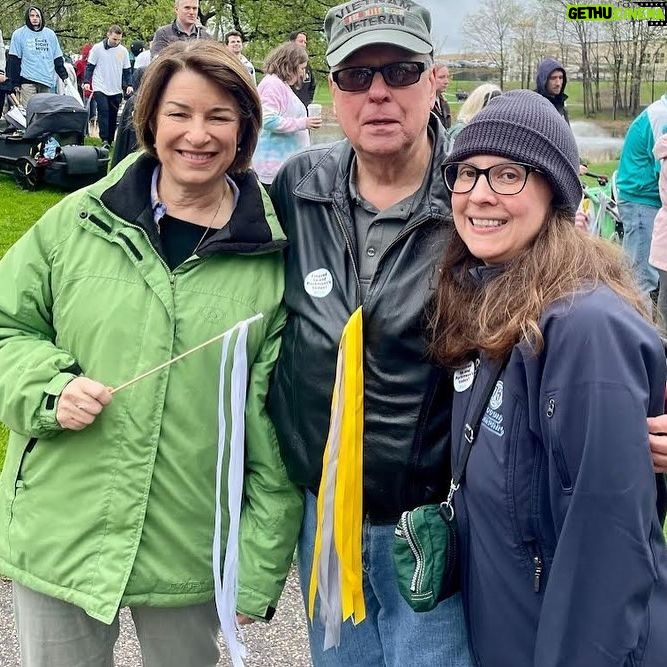 Amy Klobuchar Instagram - Not even a rainy morning could dampen spirits at the Parkinson’s Foundation Moving Day Walk in Plymouth. This incredible event raises awareness and funding to support those living with Parkinson’s disease and improve treatments through cutting-edge research.