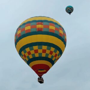 Amy Nelson Instagram - 📈fear 📈wonder 📈the likelihood I will force my friends onto a hot air balloon with me in the near future because holy moly