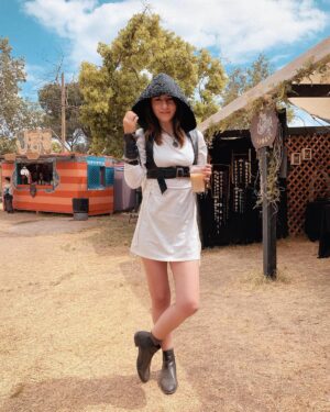 Amy Nelson Instagram - renn faire is just coachella for nerds (happy GoT sunday as well)