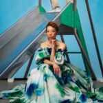 Amy Sherald Instagram - 💙💚🔫 Kingdom 2022 @hauserandwirth The World We Make Oct 11- Dec 23 #theworldwemake #paintclothes #kingdom Gown @jasonwu Stlyed by @luxurylaw Hair @myssmonique 📸: @kelbpics Earrings: @cartier Bracelet x Rings: @davidyurman Shoe: Jimmy Choo
