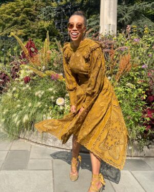 Amy Sherald Instagram - #NYFW with @ullajohnson she ALWAYS has me feeling myself 🥰 Stay sparkly my friends. ✨✨✨✨#ullajohnson #earthtones #newyorkfashionweek 📸: @laurenpreston