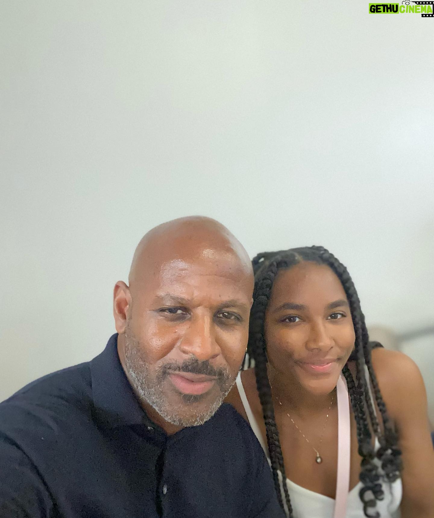 Amy Sherald Instagram - Happy 17th Birthday to the one that made me an auntie. You bring so much joy and laughter into our lives. @justt.carebare_ 🐻❤️📸: @pratorhurst