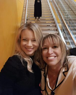 Amy Smart Instagram - Opening night at the 16th Annual at @reelabilitiesny film fest!! Ezra opened the fest directed by @tonygoldwyn 🎥Whoopi was honored and in the film. ✨ 40 films picked to tell stories that includes people with disabilities. Our film @rallycapsthemovie made it in and then we had the honor to go to Mill Neck School for the Deaf the next day and screen the film w subtitles and meet some of the kids. My heart is bursting. So much gratitude to share that morning with them. 🤟🏽 Bradley,the principle, was so amazing!! Heart of gold. 💛