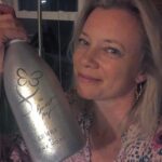 Amy Smart Instagram - Okay sooooo here’s the deal. Buying a bottle of this bubbly donates money to a very important cause called EB ( Epidermolysis Bullosa) a painful and life threatening genetic disorder. @ebmrf is working to find the cure. Please grab a bottle for a holiday gift!! Double win my friends 🍾 go to @ebmrf and their link to buy one. This the season! ✨Also available at @onehope