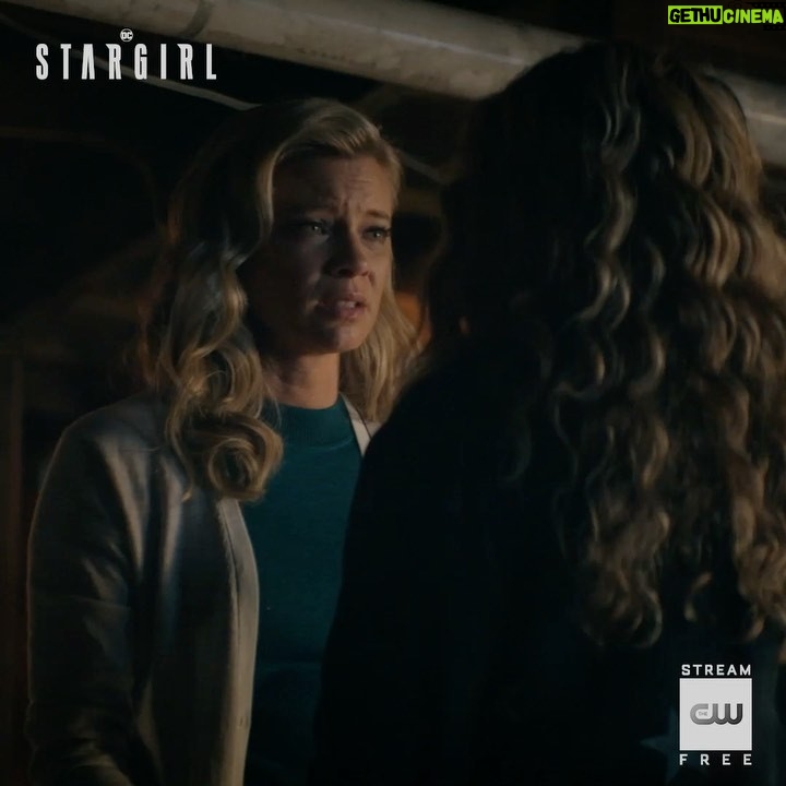 Amy Smart Instagram - New season of Stargirl starting tmrw night!! @cwstargirl 8/7c #CW #stargirl #handtalker😂