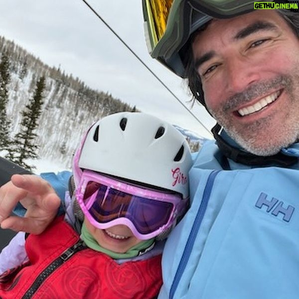 Amy Smart Instagram - Happy Birthday Carter! A man who sweats hearts, builds awesome things, makes us laugh and loves to have fun! Cheers to another great year around the sun! Love you big time π·π₯ππ΄π @carterooster