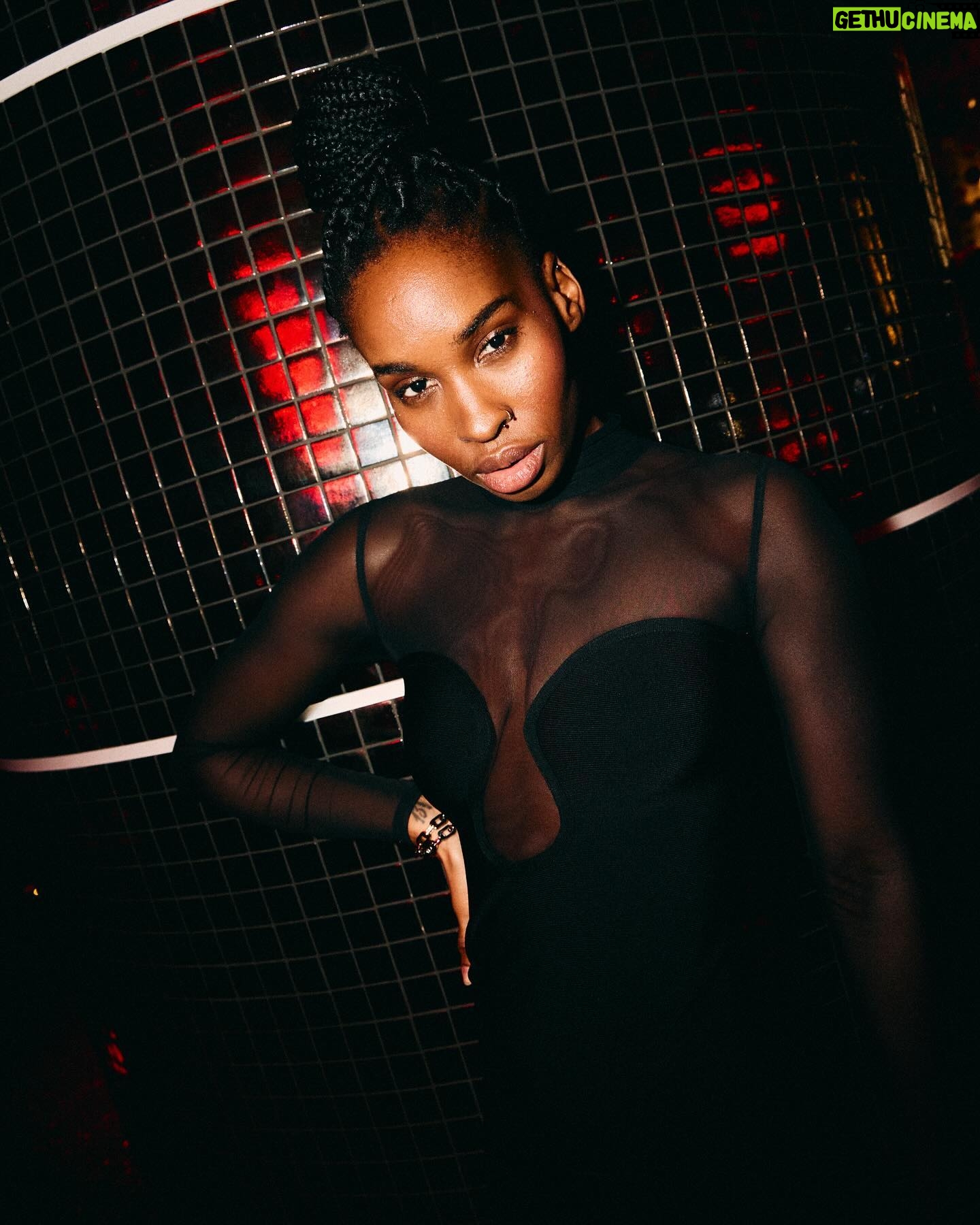 Ana Bokesa - 2.4K Likes - ✨ @guess
📸 @flaviorsolato