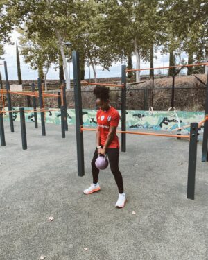 Ana Bokesa Instagram - Dominguito de entreno suave para afrontar la semana que viene…🏃🏾‍♀️🥵
