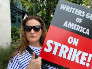 Ana Gasteyer Instagram - Week 4. Keep on fighting. #wgastrong #SAG #supportUnions