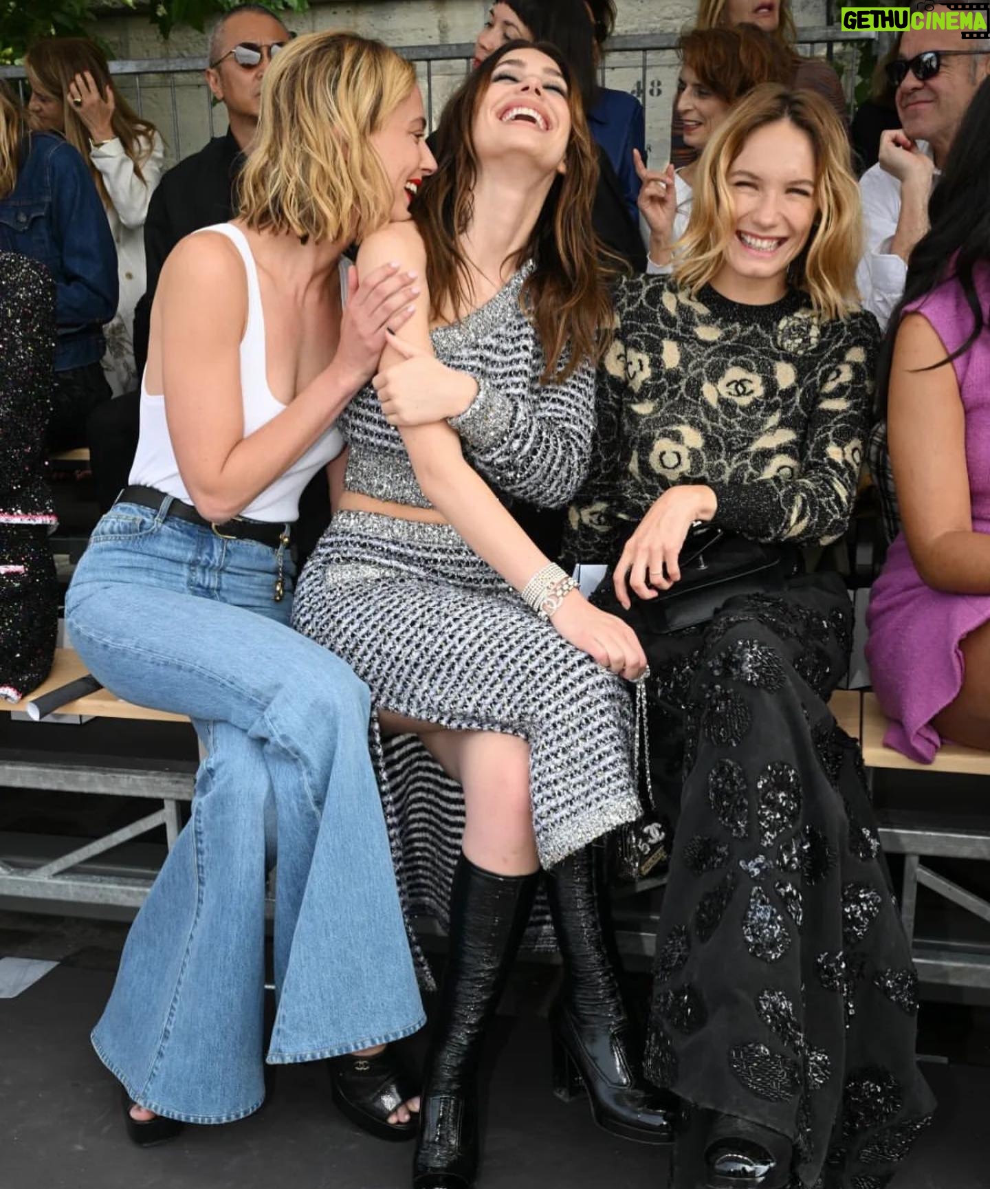 Ana Girardot - 5K Likes - Chanel days are always fun days ❤️
@chanelofficial @virginieviard