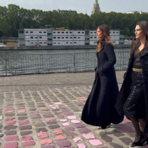 Ana Girardot Instagram - Chanel days are always fun days ❤️ 
@chanelofficial @virginieviard