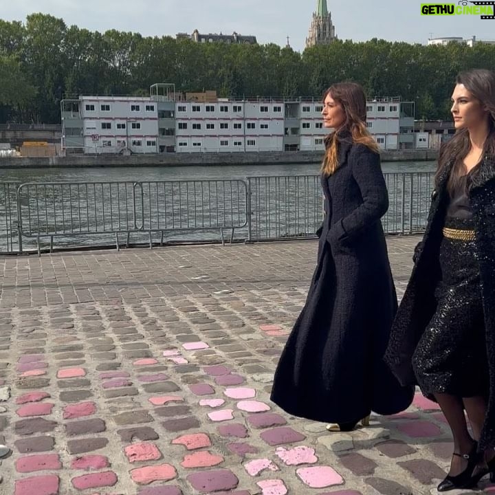 Ana Girardot - 5K Likes - Chanel days are always fun days ❤️
@chanelofficial @virginieviard