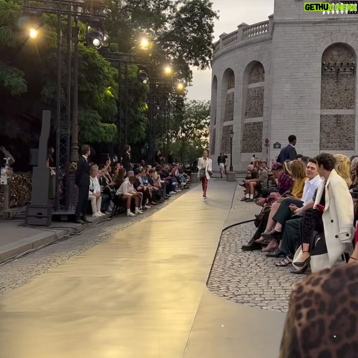 Ana Girardot - 7.4K Likes - Alexandre!!! Merci infiniment pour cette expérience de folie!!!De pouvoir faire partie de ce film que tu as imaginé il y a seulement 4 mois, de rentrer d me ans ta tête et vivre dans ce décor! On ne se rend pas compte à quel point derrière le podium il y a une montagne de personnes géniales qui œuvrent à réaliser ton rêve! Tu as réalisé l’un des miens, un fantasme caché depuis l’adolescence…! encore merci à toutes les personnes si bienveillantes derrière les rideaux et encore bravo à toutes et tous pour tout ce travail de titan ! Et quel bonheur de marcher dans tes pas @germainlouvet ❤️ j’ai profité De chaque secondes et c’était bon ! @ohmybos you rock! @zzoimage
🔥 @amiparis je dis oui!