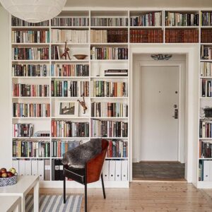 Ana Marques Instagram - Paredes ( portas e janelas) para que vos quero??? 

Pó ara vos emoldurar com estantes… e optimizar o espaço! 

#AMDeco
#deco 
#decoracao 
#homedesign 
#interiores 

Inspiração @pinterest