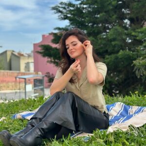 Ana Marta Contente Instagram - Era só. 
À @beatriiizqb que a visionária destas fotografias.