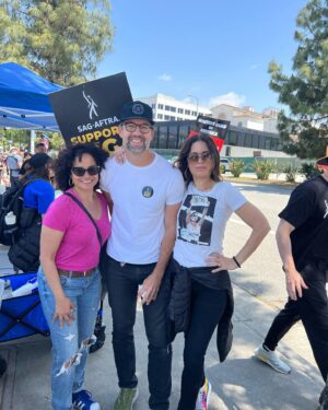 Ana Ortiz Instagram - ¡Presenté! @wgawest @sagaftra #wgastrong #SOLIDARITY