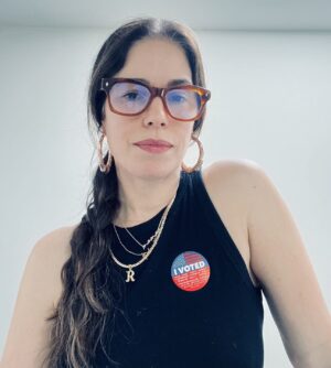 Ana Ortiz Instagram - Feeling super about voting! #SuperTuesday #ThePowerOfOne #Poderistas #VotoLatino