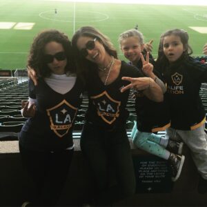 Ana Ortiz Instagram - Getting ready for @lagalaxy match w @itisijudyreyes1 ...#ignorethechildren #photobombers #lagalaxy