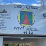 Ana Botafogo Instagram - Ainda sobre o Festival Internacional de Valinhos. Obrigada pelo carinho de todos e por serem difusores da arte da dança. Que alegria e honra de participar de equipe de jurados tão renomados e referências em nosso segmento. Paula Castro, Yosvani Ramos, Ana Julia Bermudez, Niurka Naranjo Obrigada por este lindo encontro! Obrigada a Prefeita Lucimara por entender que a dança é um instrumento de transformação e união! Premiados da última noite @festivalinternacionalvalinhos Fotos com jurados no palco e mesa dos jurados Visita ao Centro Cultural Vicente Musselli Foto com Secretário de Cultura Ricardo do Vale Foto com a Prefeita Lucimara