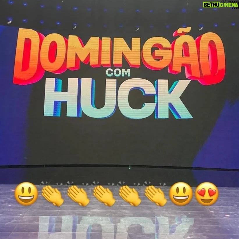 Ana Botafogo Instagram - Direto do palco do 'Dança dos Famosos' para mais um programa maravilhoso! 🌟💃 Venham sentir a energia e a emoção que preparamos para vocês. A pista está pronta, a música pronta, e nós também!🕺🎉 #DançaDosFamosos #PalcoDaEmoção #domingão #AnaBotafogo