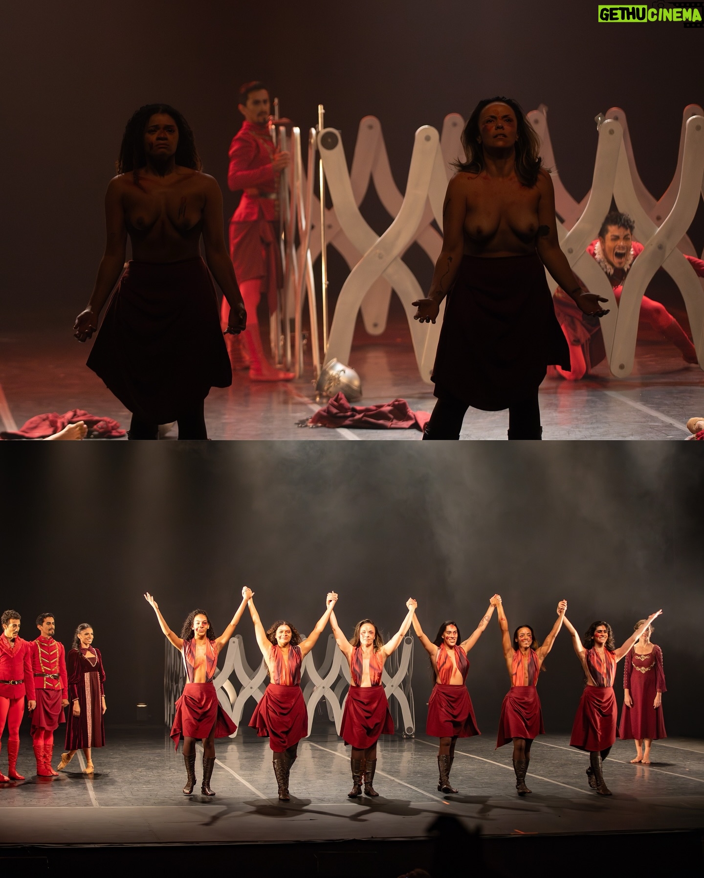 Ana Botafogo Instagram - Ontem foi a nossa tão esperada estreia e é claro que não deixaríamos de trazer os melhores registros dessa noite pra cá! Confira a galeria de fotos da primeira apresentação do espetáculo ST Tragédias na temporada 2024, @teatrocasagrande. ST TRAGÉDIAS conta com direção de @marcelomisailidis e codireção de @anabotafogooficial, apoio @sodanca e realização @pramacomunicacao. 📸 @aka_vitao (Divulgação/ST Tragédias) Patrocínio oficial @petrobras @minc #PetrobrasCultural #culturagovbr