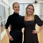 Ana Botafogo Instagram - Ainda sobre o Festival Internacional de Valinhos. Obrigada pelo carinho de todos e por serem difusores da arte da dança. Que alegria e honra de participar de equipe de jurados tão renomados e referências em nosso segmento. Paula Castro, Yosvani Ramos, Ana Julia Bermudez, Niurka Naranjo Obrigada por este lindo encontro! Obrigada a Prefeita Lucimara por entender que a dança é um instrumento de transformação e união! Premiados da última noite @festivalinternacionalvalinhos Fotos com jurados no palco e mesa dos jurados Visita ao Centro Cultural Vicente Musselli Foto com Secretário de Cultura Ricardo do Vale Foto com a Prefeita Lucimara