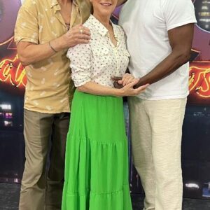 Ana Botafogo Instagram - 🕺💃 O que está rolando por aqui? Bastidores intensos da Dança dos Famosos! Estamos contagiados pela animação. E vocês? 
Não percam o programa, vem muita energia e dança por aí! 🔥 
#DançaDosFamosos #bastidores #domingão #carlinhosdejesus #AnaBotafogo