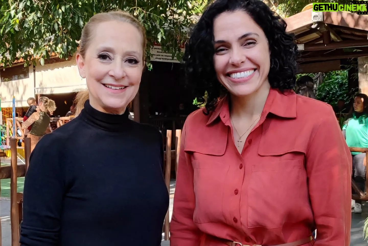 Ana Botafogo Instagram - Ainda sobre o Festival Internacional de Valinhos. Obrigada pelo carinho de todos e por serem difusores da arte da dança. Que alegria e honra de participar de equipe de jurados tão renomados e referências em nosso segmento. Paula Castro, Yosvani Ramos, Ana Julia Bermudez, Niurka Naranjo Obrigada por este lindo encontro! Obrigada a Prefeita Lucimara por entender que a dança é um instrumento de transformação e união! Premiados da última noite @festivalinternacionalvalinhos Fotos com jurados no palco e mesa dos jurados Visita ao Centro Cultural Vicente Musselli Foto com Secretário de Cultura Ricardo do Vale Foto com a Prefeita Lucimara