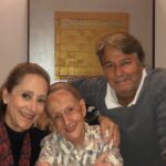 Ana Botafogo Instagram - À medida que nos aproximamos do Dia das Mães, somos lembrados não apenas de uma data no calendário, mas de uma celebração diária. As mães desempenham papéis cruciais, inspirando, apoiando e nutrindo não apenas seus filhos, mas também os sonhos. Elas nos ensinam a encontrar beleza nas pequenas coisas, a dançar mesmo nos momentos mais desafiadores. Então, enquanto nos preparamos para comemorar o Dia das Mães amanhã, lembremos que o verdadeiro Dia das Mães é todos os dias. É agradecer pelo seu apoio constante, honrar seu amor e valorizar sua presença em nossas vidas, hoje e sempre. 💖🌷 #diadasmaes #AnaBotafogo