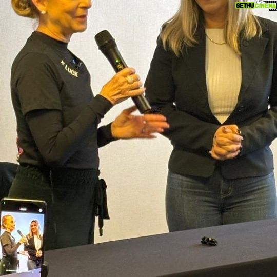 Ana Botafogo Instagram - Ontem comecei o dia com uma coletiva de imprensa no hotel que foi animadora para o dia todo do festival! 1° Festival Internacional de Dança de Valinhos. #AnaBotafogo #valinhos #festivaldedançavalinhos