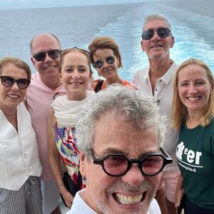 Ana Botafogo Instagram - Em um momento de pausa com os amigos admirando a paisagem 😍