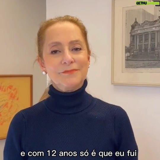 Ana Botafogo - 5.3K Likes - Parte 2: Respondendo às suas perguntas! 👯♀️
Neste vídeo, conto quando comecei a usar sapatilhas de ponta e compartilho informações sobre a idade ideal e tempo recomendado para usá-las. Se você ainda não usa, não precisa ficar ansiosa, tudo tem seu tempo certo! Compartilhe suas experiências nos comentários. 💃 #Ballet #SapatilhaDePonta #PerguntasERespostas #AnaBotafogo