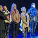 Ana Botafogo Instagram - Ainda sobre o Festival Internacional de Valinhos. Obrigada pelo carinho de todos e por serem difusores da arte da dança. Que alegria e honra de participar de equipe de jurados tão renomados e referências em nosso segmento. Paula Castro, Yosvani Ramos, Ana Julia Bermudez, Niurka Naranjo Obrigada por este lindo encontro! Obrigada a Prefeita Lucimara por entender que a dança é um instrumento de transformação e união! Premiados da última noite @festivalinternacionalvalinhos Fotos com jurados no palco e mesa dos jurados Visita ao Centro Cultural Vicente Musselli Foto com Secretário de Cultura Ricardo do Vale Foto com a Prefeita Lucimara