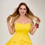Anaís Instagram - Mis amores estoy muy feliz de compartirles de este nuevo proyecto, escucha nuestro podcast @sin.pelos.en.lalengua cada semana 💛 ve a mis historias y dale click al link para que escojas la plataforma que más te guste. #anais #podcast #sinpelosenlalengua #blessed #losangeles #infidelidad