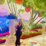Anaís Instagram – Happy weekend mis amores ❤️ #fries #anais #love #blessed #lasvegas #wynn #losangeles @mariaeanayatv